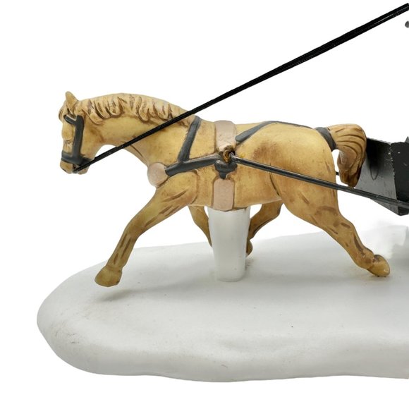 Vintage Dept 56 Kings Road Cab Figurine Horse Buggy 1989 - Picture 3 of 9